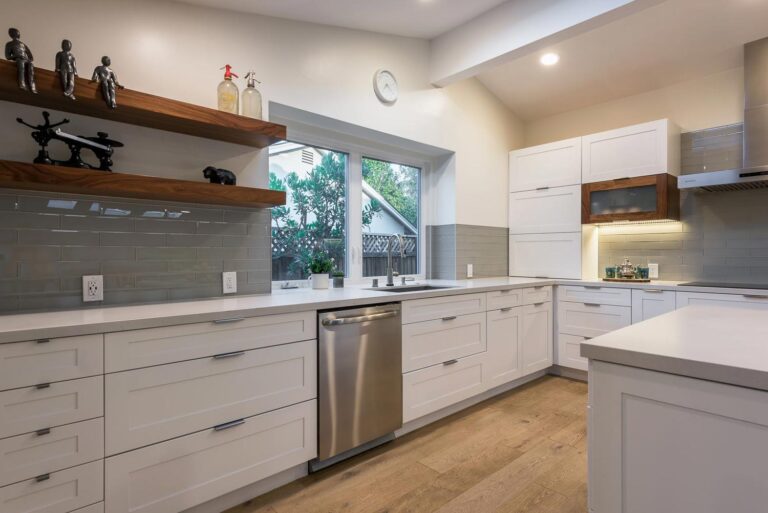 Image of a kitchen remodeling